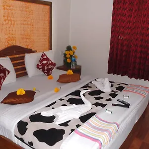 red-star-holidays.hotels-munnar.com/